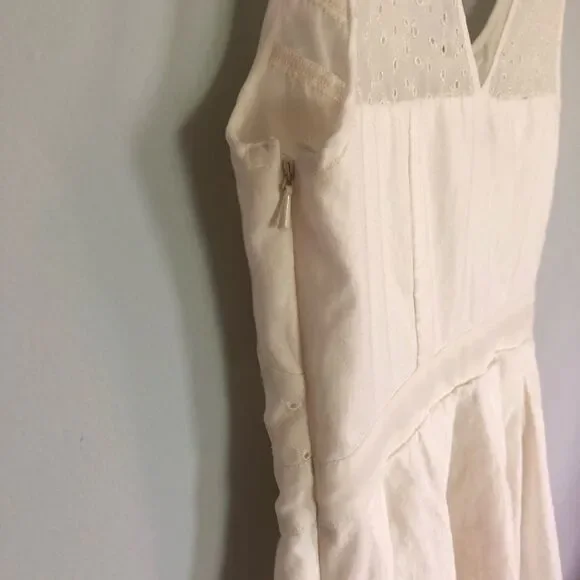 American Eagle Ivory eyelet dress size 2 - Picture 6 of 6